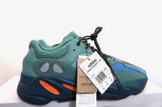 Adidas Yeezy Boost 700