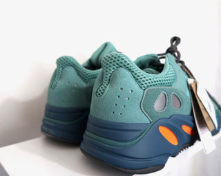 Adidas Yeezy Boost 700